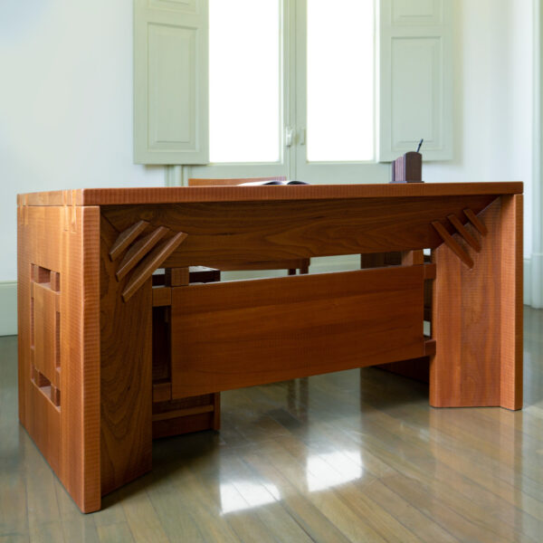 Macuash Desk - Image 2